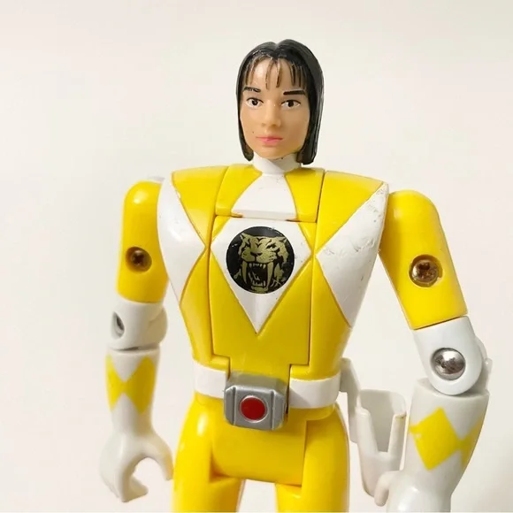Mighty Morphin Power Rangers Trini Yellow Ranger Head Flips - Picture 13 of 16